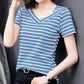 Einfaches gestreiftes klassisches T-Shirt für Sommerfrauen